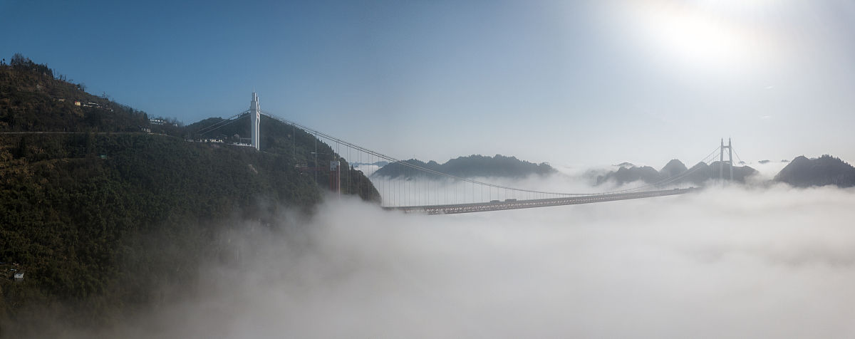 2019年3月25日,湖南省湘西土家族苗族自治州吉首市矮寨镇矮寨大桥周围