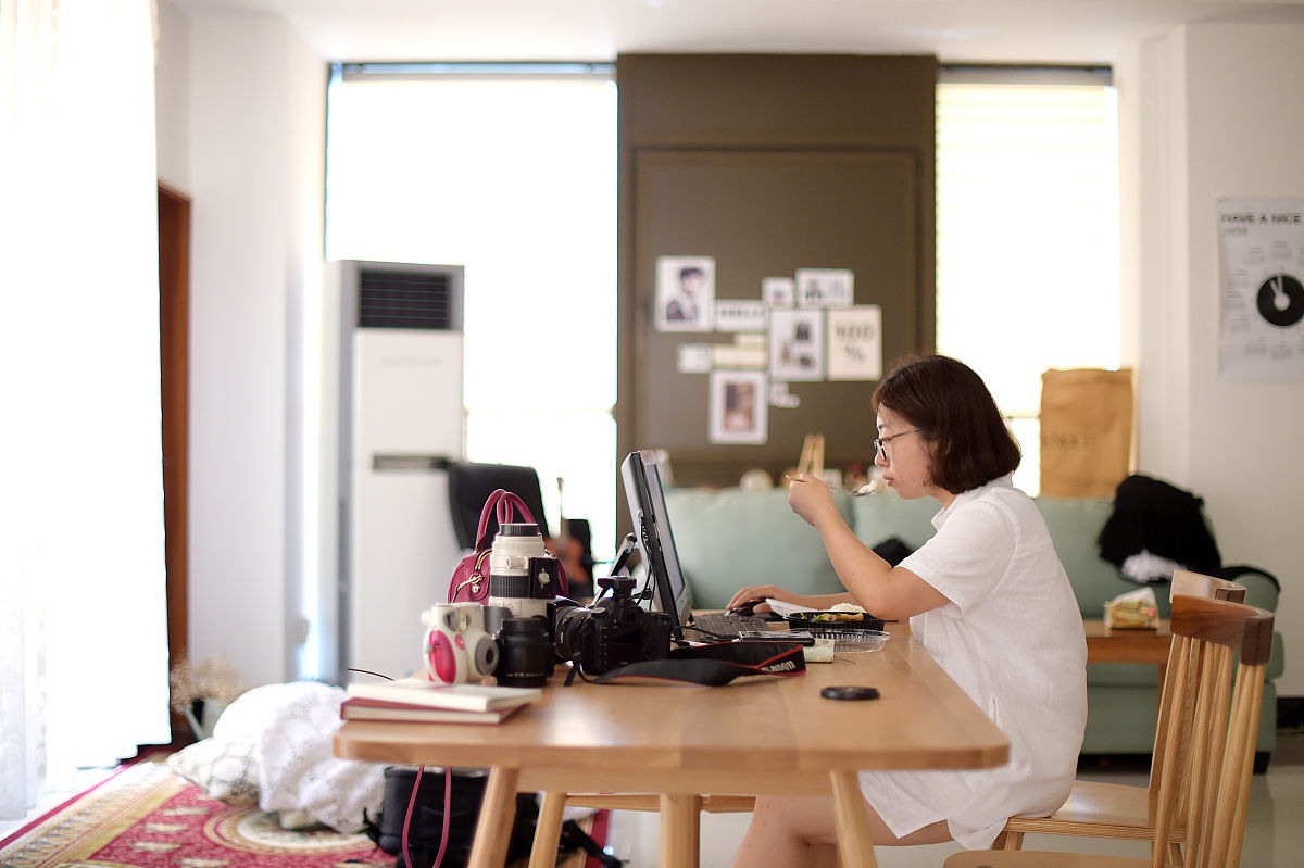 帮我写一个闲鱼大学生ps接单的文案