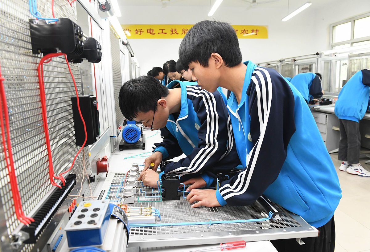 石家庄高级技工学校2021年招生简章-专业设置及报名条件