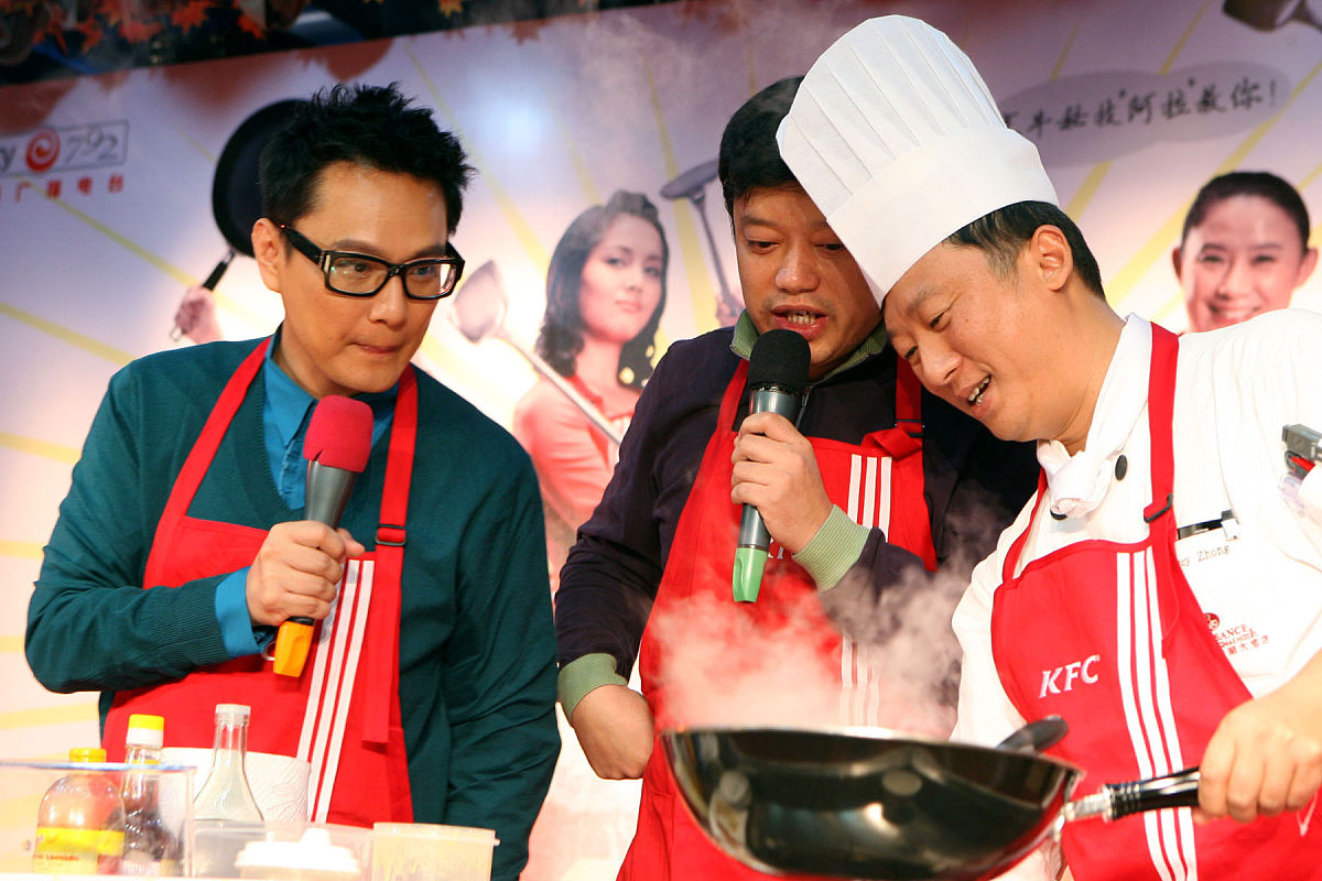 如何投诉服务员上错菜的对话