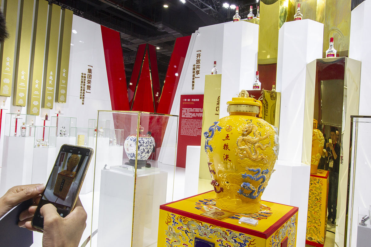 文化产品热销背后的文化力量：经济发展与文化传承