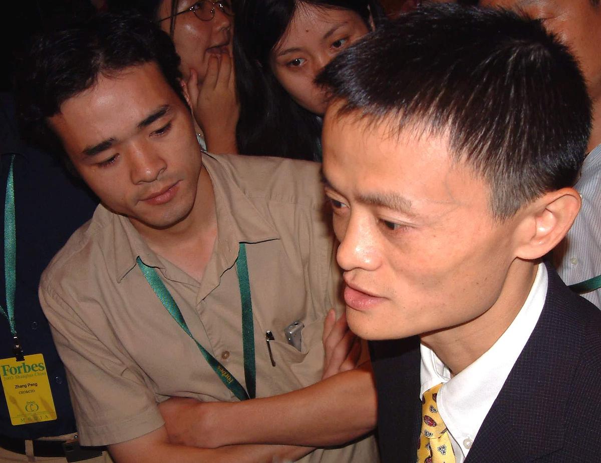 以马云回国写个稿件