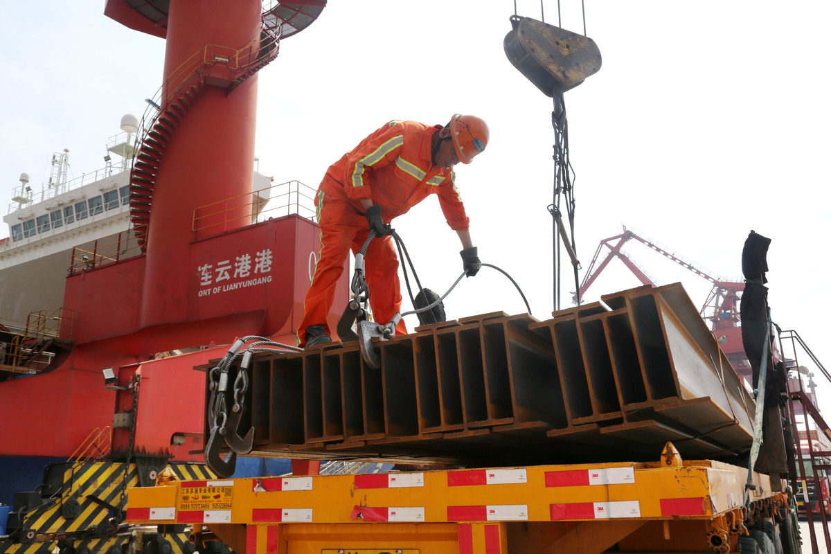 集装箱船上倒塌如何安全卸货？