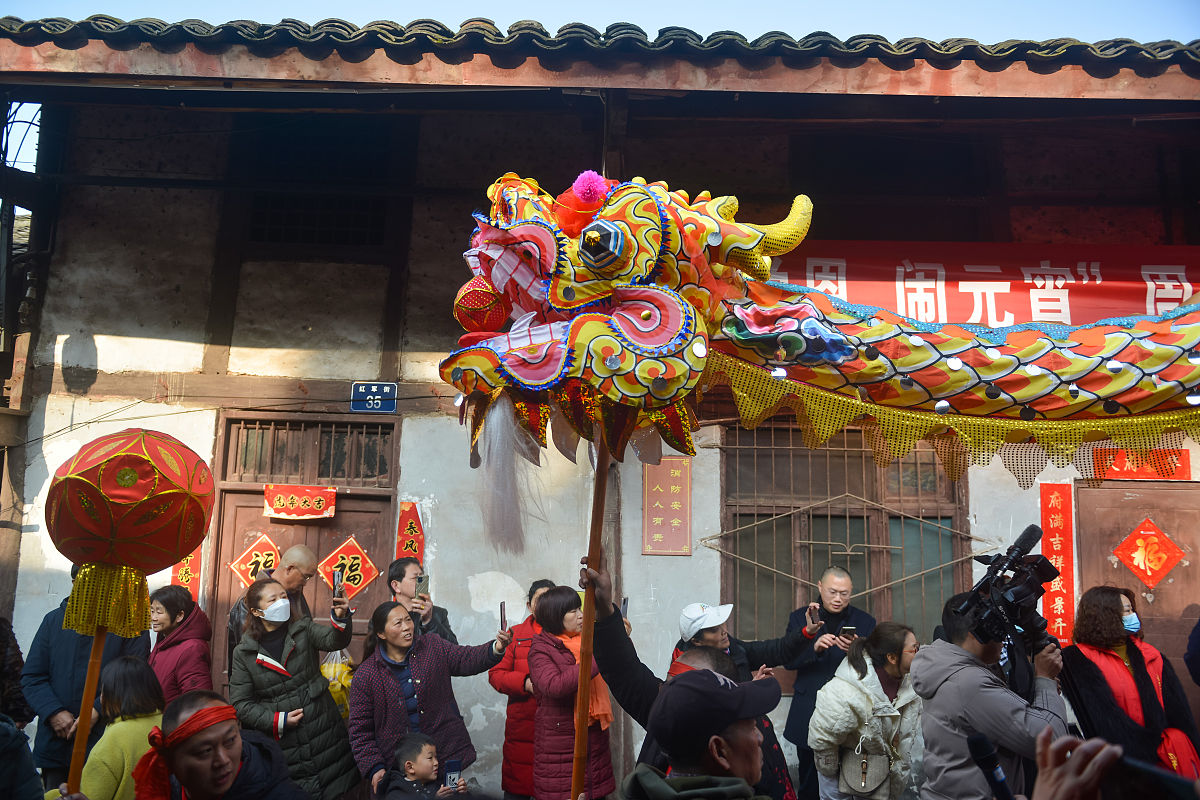 关于四川南充建筑施工总承包二级资质新办及转让多少钱内容生动