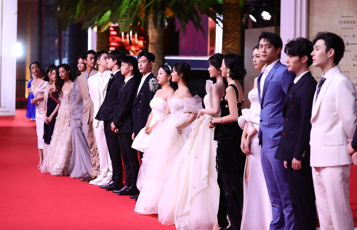 假设郭俊宁是一个很帅的人写一篇郭俊宁迎娶白富美的作文