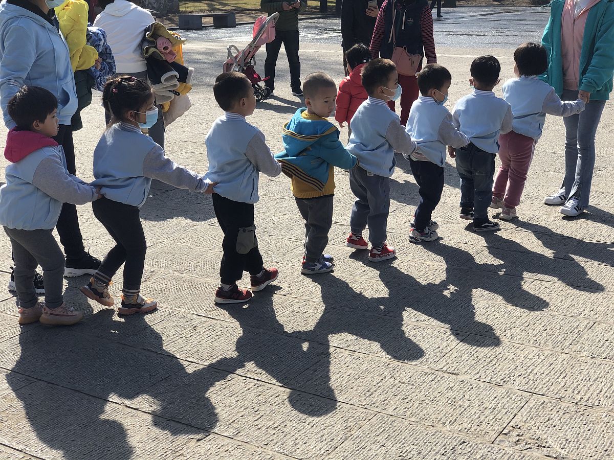 以捉迷藏为童年回忆写一篇400字的作文