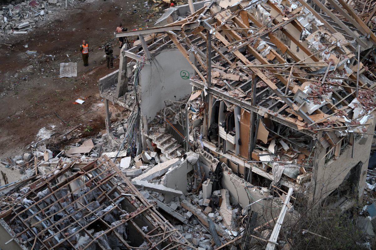 福岛核电站事故原因分析：地震、海啸与安全漏洞