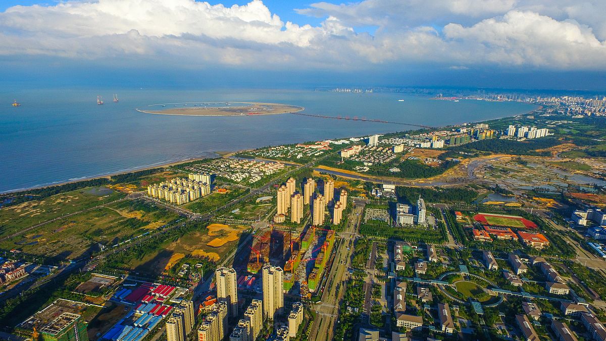 我要写论文网络文本分析海口旅游目的地形象感知影响研究帮我从roster cm6中文库分析一下海口的前100位高频词特征统计