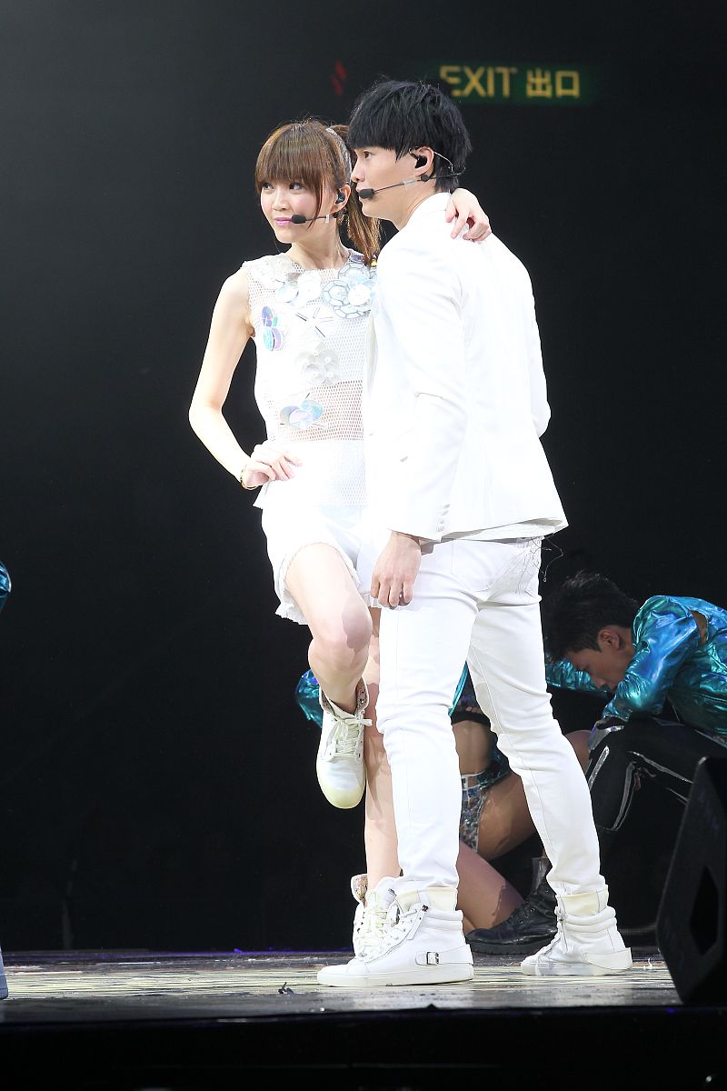 2015年5月8日,香港,群星献唱《顾嘉??荣休盛典演唱会》. , 罗嘉良 胡