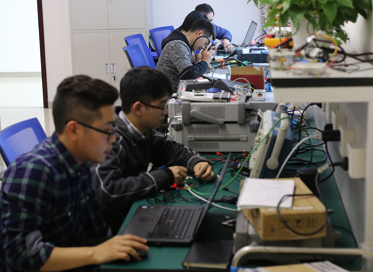 安徽电气工程学校2021就业前景分析：机遇与挑战并存