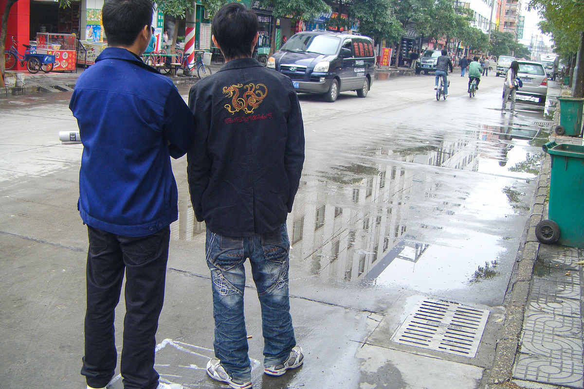 河南人偷井盖是什么社会现象