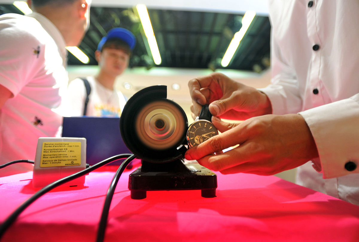 怎么邀约老顾客到店试穿衣服话术