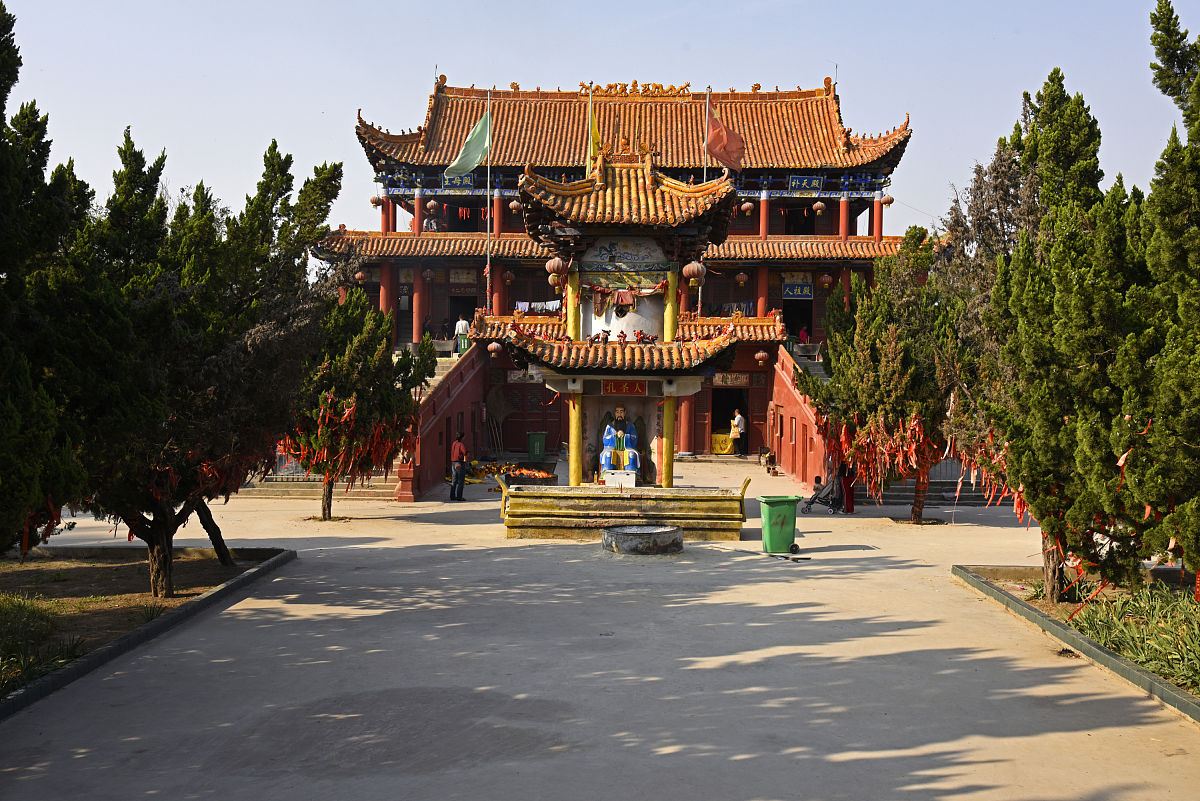 我国神话里的上古大神女娲和盘古到底谁出现的更早？写七百字文章