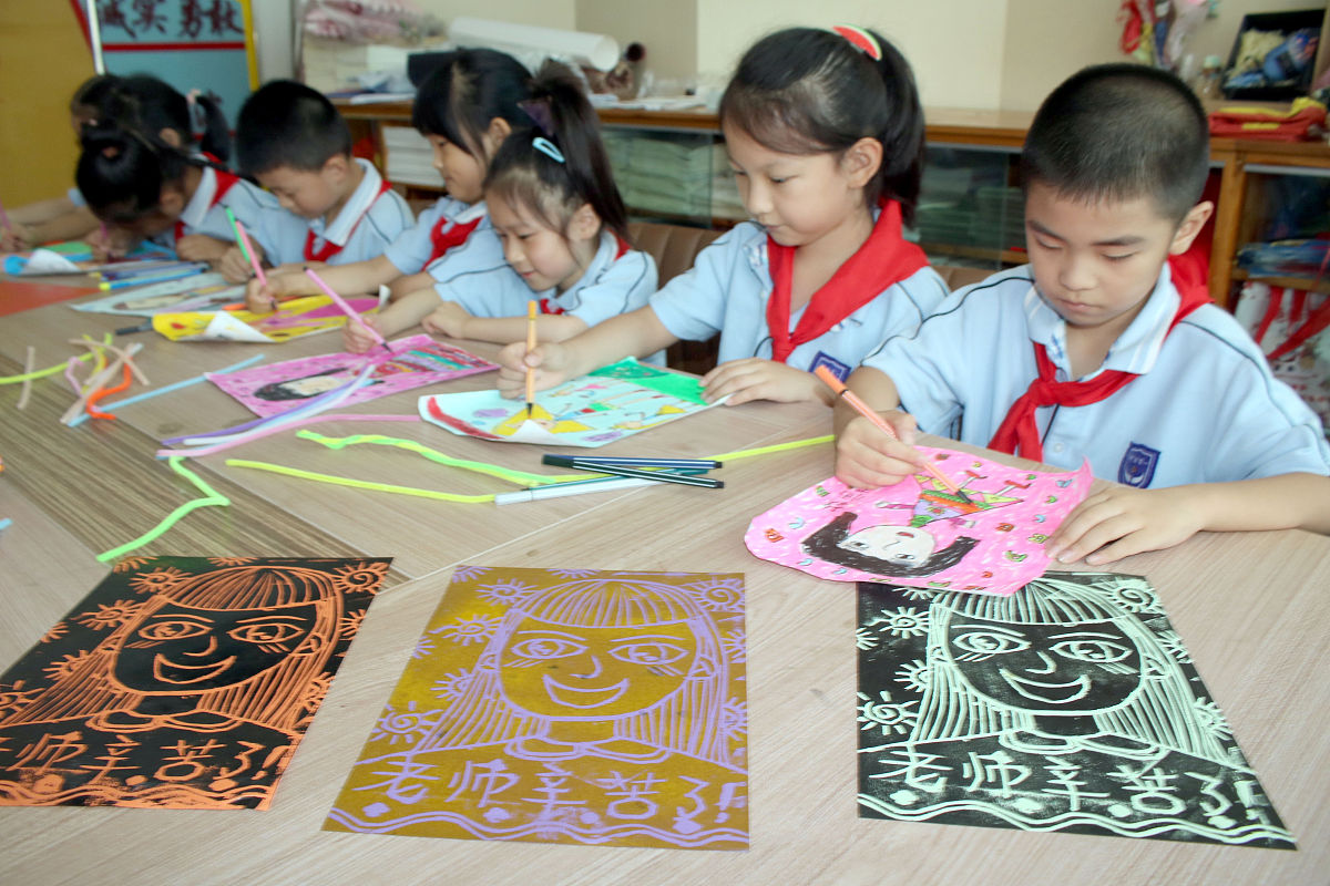 幼儿美术语言分析：以'大树'为例探讨教师引导与感受美策略