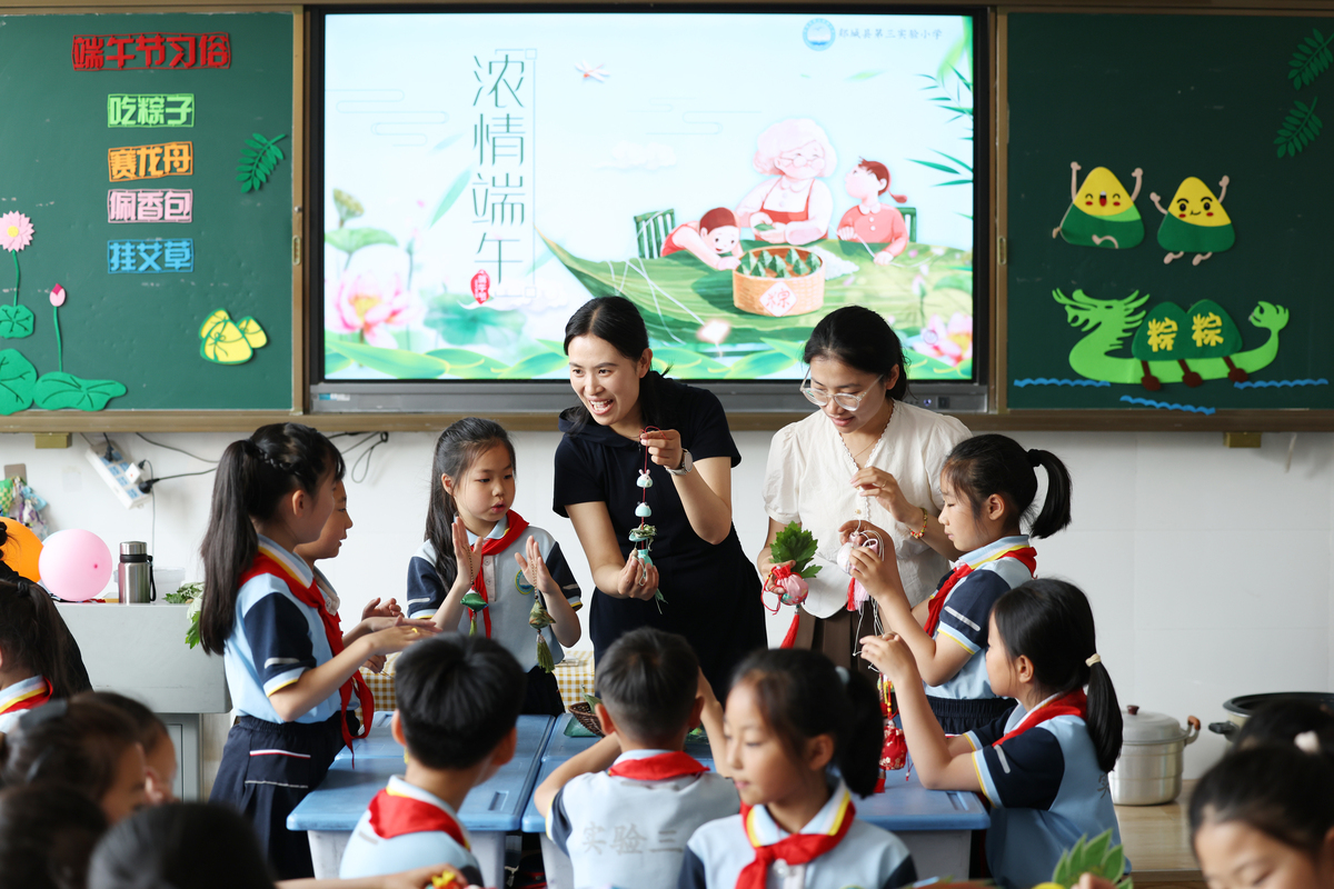 茶店子小学校金禧分校创意香囊活动，传承端午文化，激发学生创意