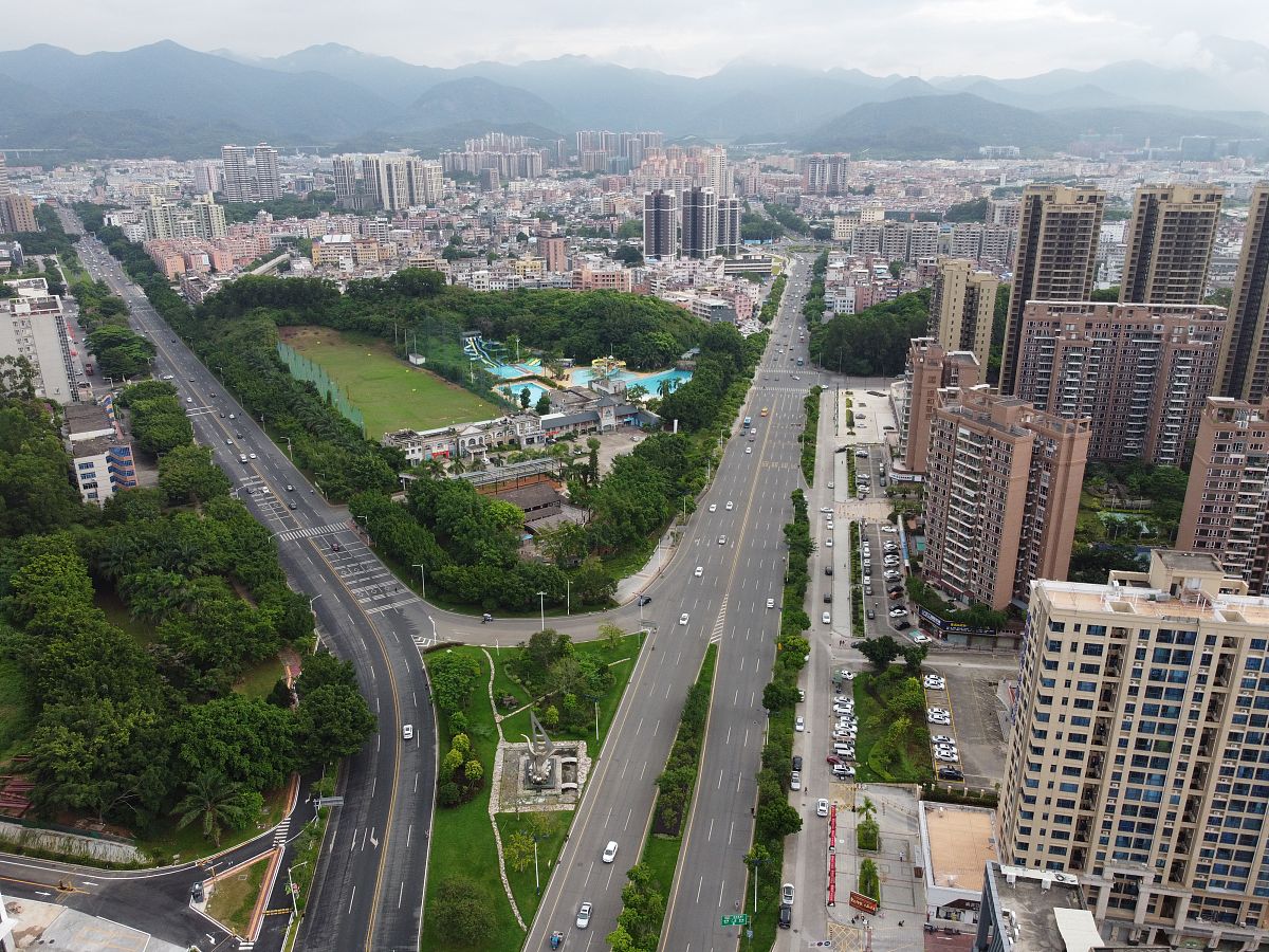 2020年9月9日,广东省东莞市清溪镇,航拍景象,城市风光,建筑物.
