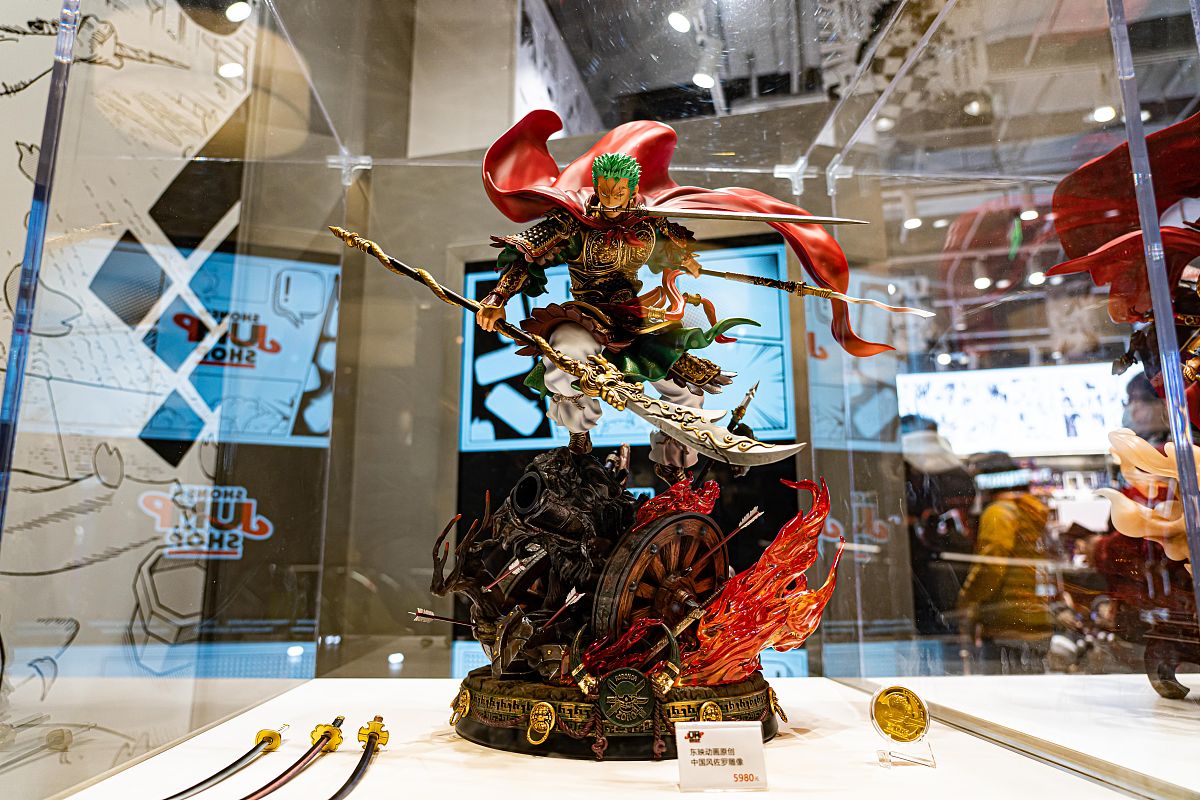 请以人的口吻采用缩略语、成语、过渡短语、感叹词、悬垂修饰语和口语化语言避免重复短语和不自然的句子结构撰写一篇关于 索隆海贼王角色如何通过自己的努力成为大剑豪 的文章。