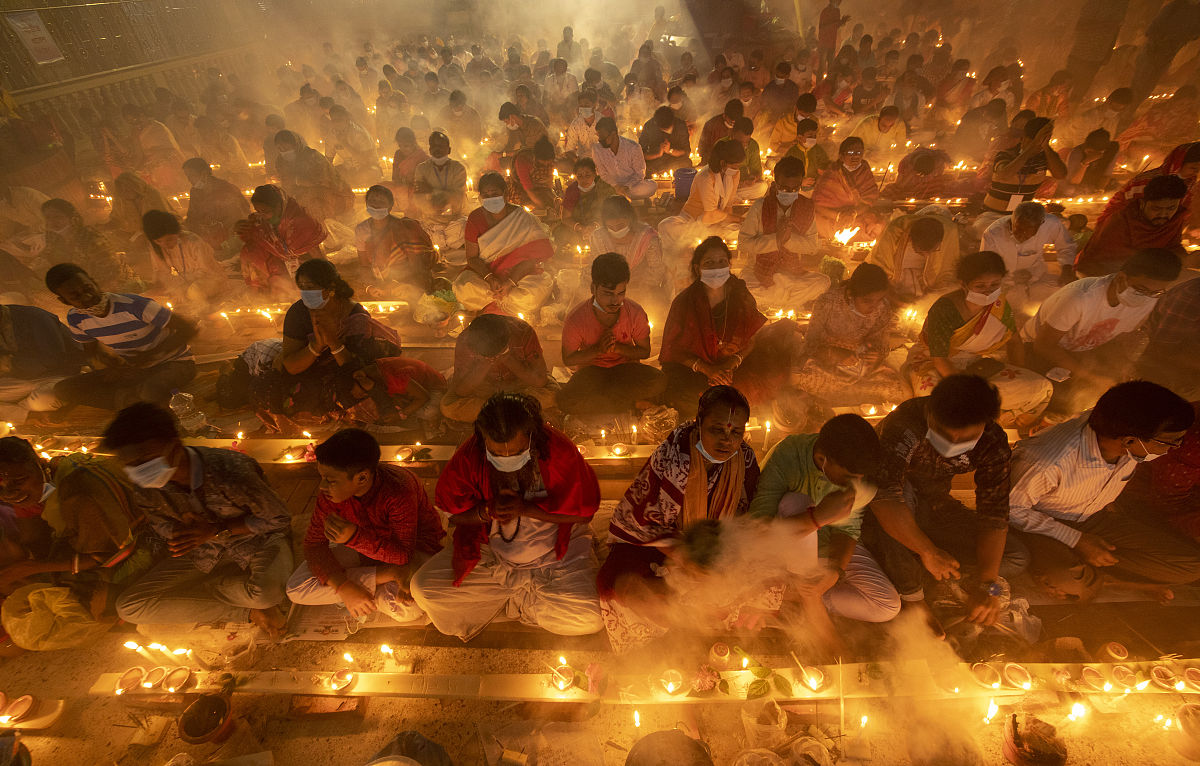 传统的寺庙捐赠需要信徒去线下祈祷捐赠通过线上收单可以让信徒更方便的进行捐赠优化这段话