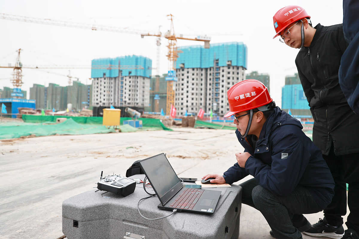 你现在正在写论文：论文题目为：BIM技术在装配式建筑施工中的应用探究从原始数据、技术要求、工作要求等方面写一份这篇论文的写作内容和工作要求不少于500字。