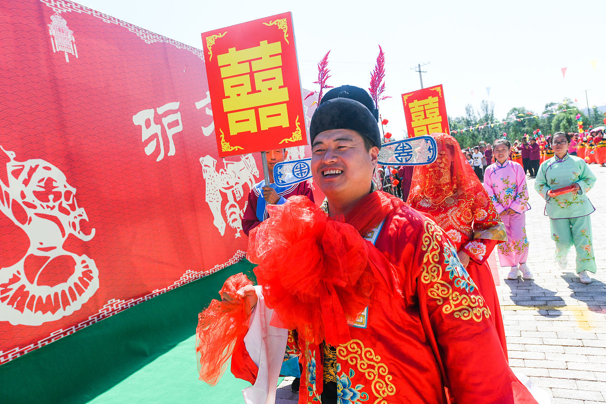中原油田定亲有啥规矩嘛