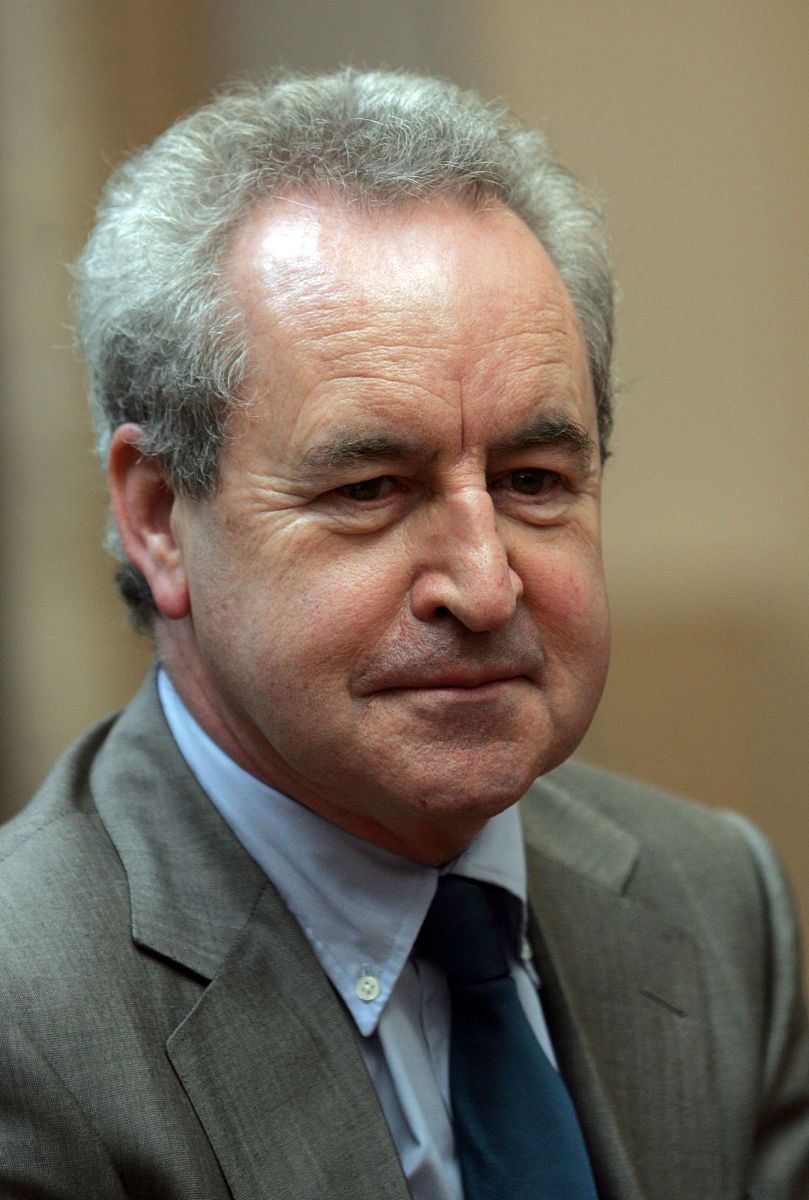 ㏑icc<strong>a</strong>rdo de luca/maxppp - irish writer john banville poses