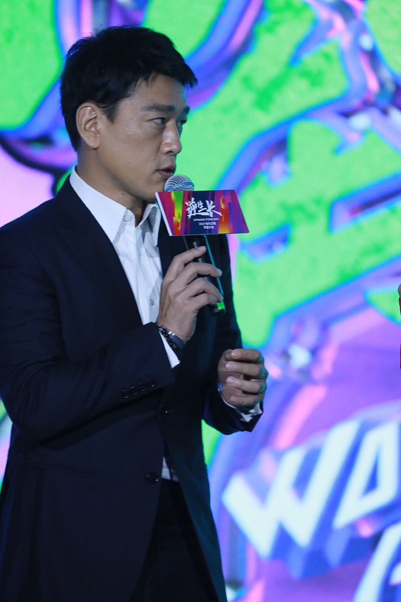 2020年10月22日,上海,明星出席综艺《神奇公司在哪里》的发布会.王耀
