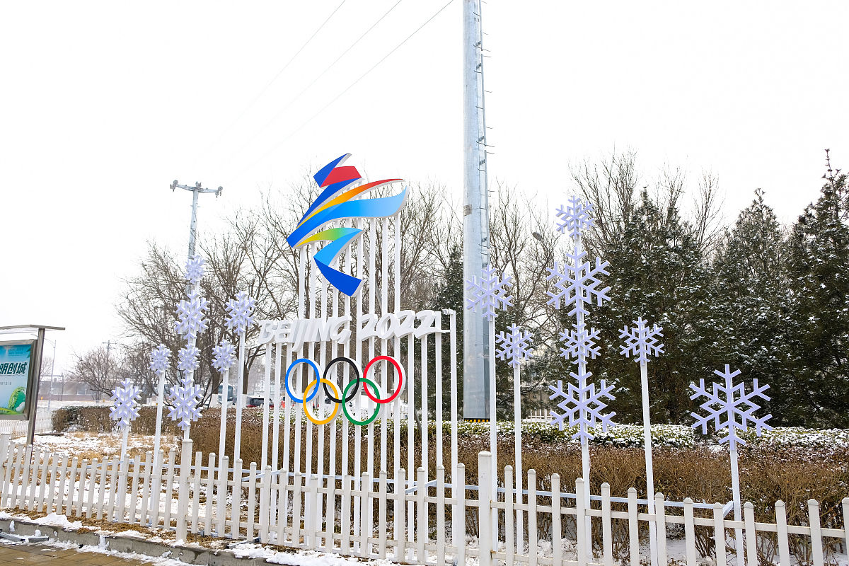 我的汇报主题是讲好中国故事塑造中国形象是青年所应担当作为我需要一段汇报的讲稿有关于我该讲什么样的故事要求举例是2022年的案例涉及不同的领域每一个例子要详细每一个方面不得少于500字