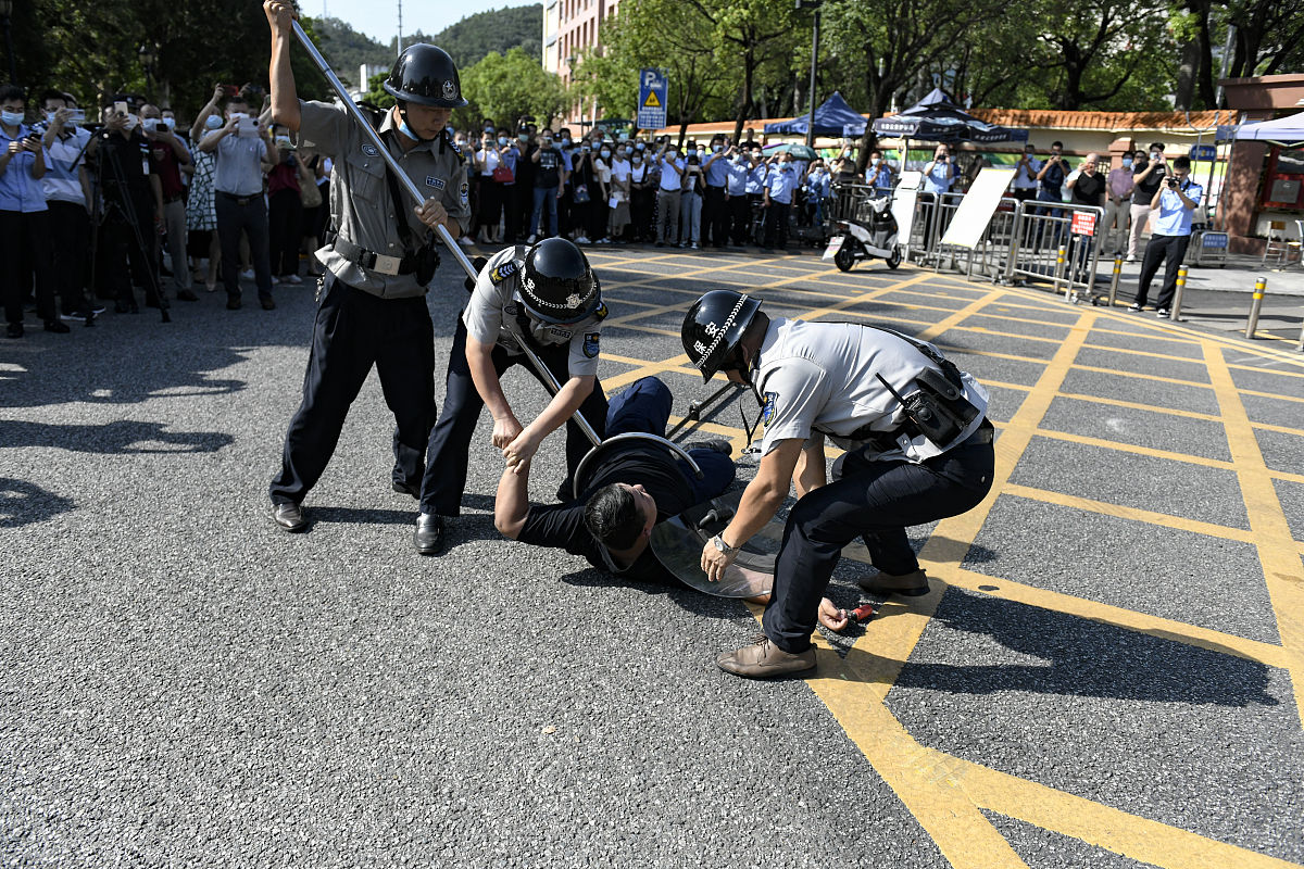 袭警罪
