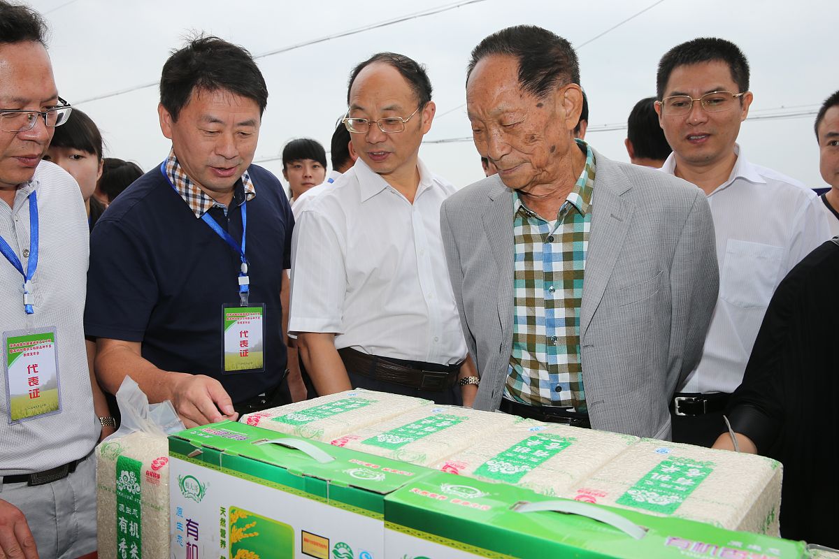 广西果品厂质量监督主管邓彩琴：确保果品质量稳定可靠