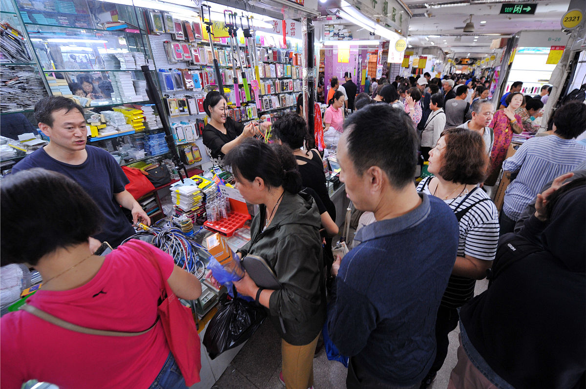 2018年9月28日,北京,晚7时,经营了20年的官园商品批发市场将永久性停