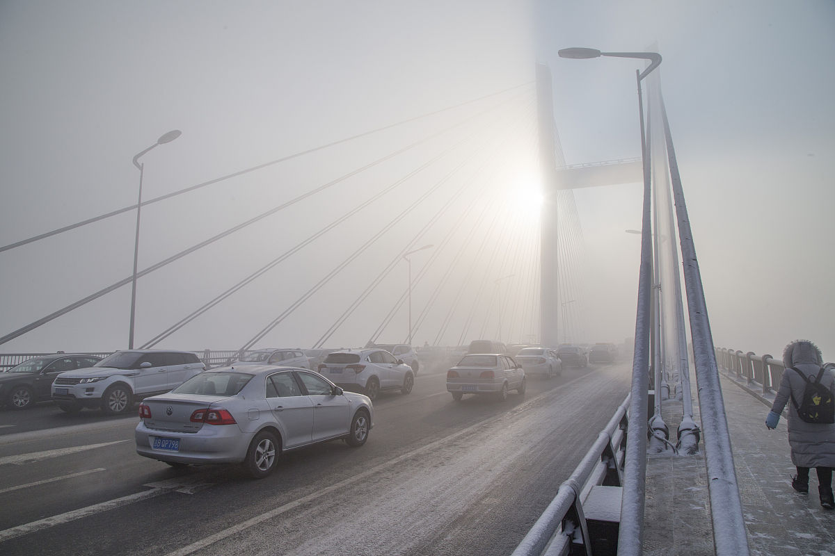 因此造成空调负荷预测难度大无法