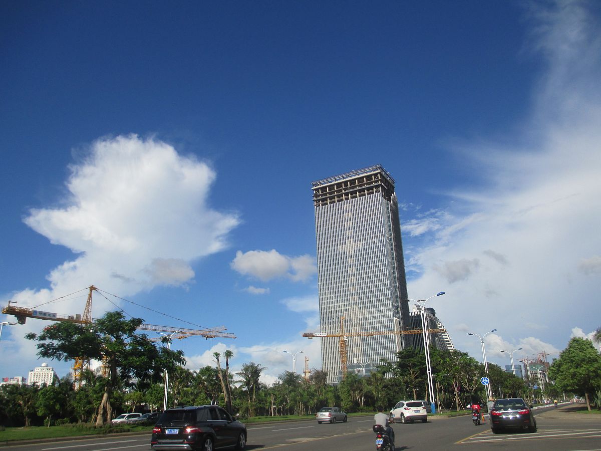 相对于量表、血检、磁共振成像等早筛手段PET成像在神经退行性疾病早期和鉴别诊断中具有哪些优势？