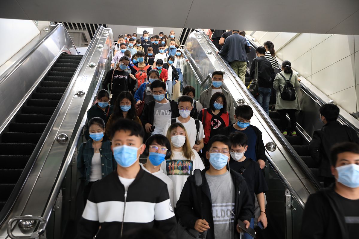 西安地铁大客流现场处置优化策略：从运营流程角度探究