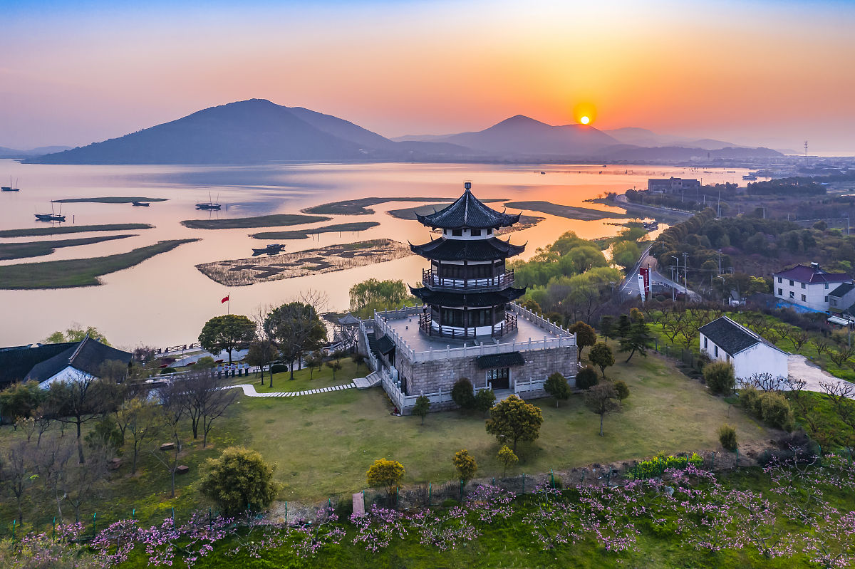 2020年3月19日,苏州,太湖日出风光.