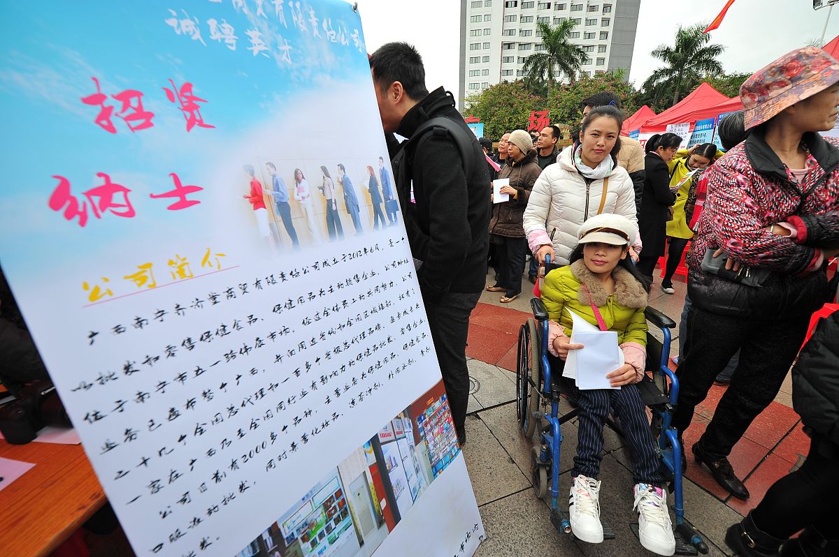 青春致敬中国：生动实践故事 | 奉献、创新、传承