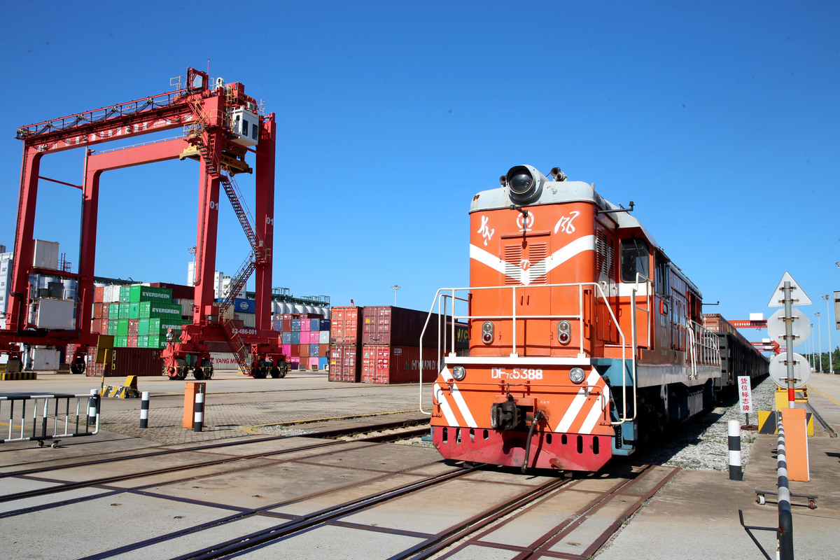 运用数据详细分析渝新欧班列存在的双向货源供应不足问题