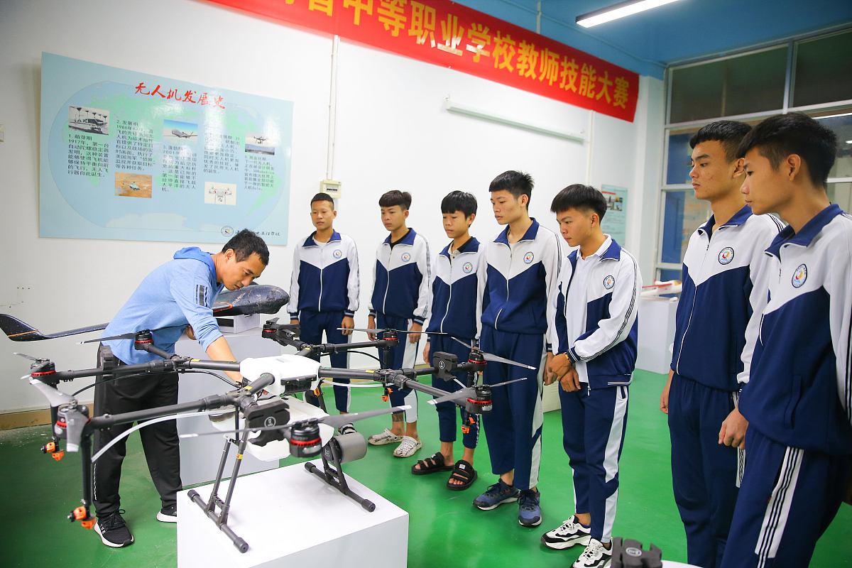 初中生学航空专业优势?用发散 初中生学航空专业优势?用发散