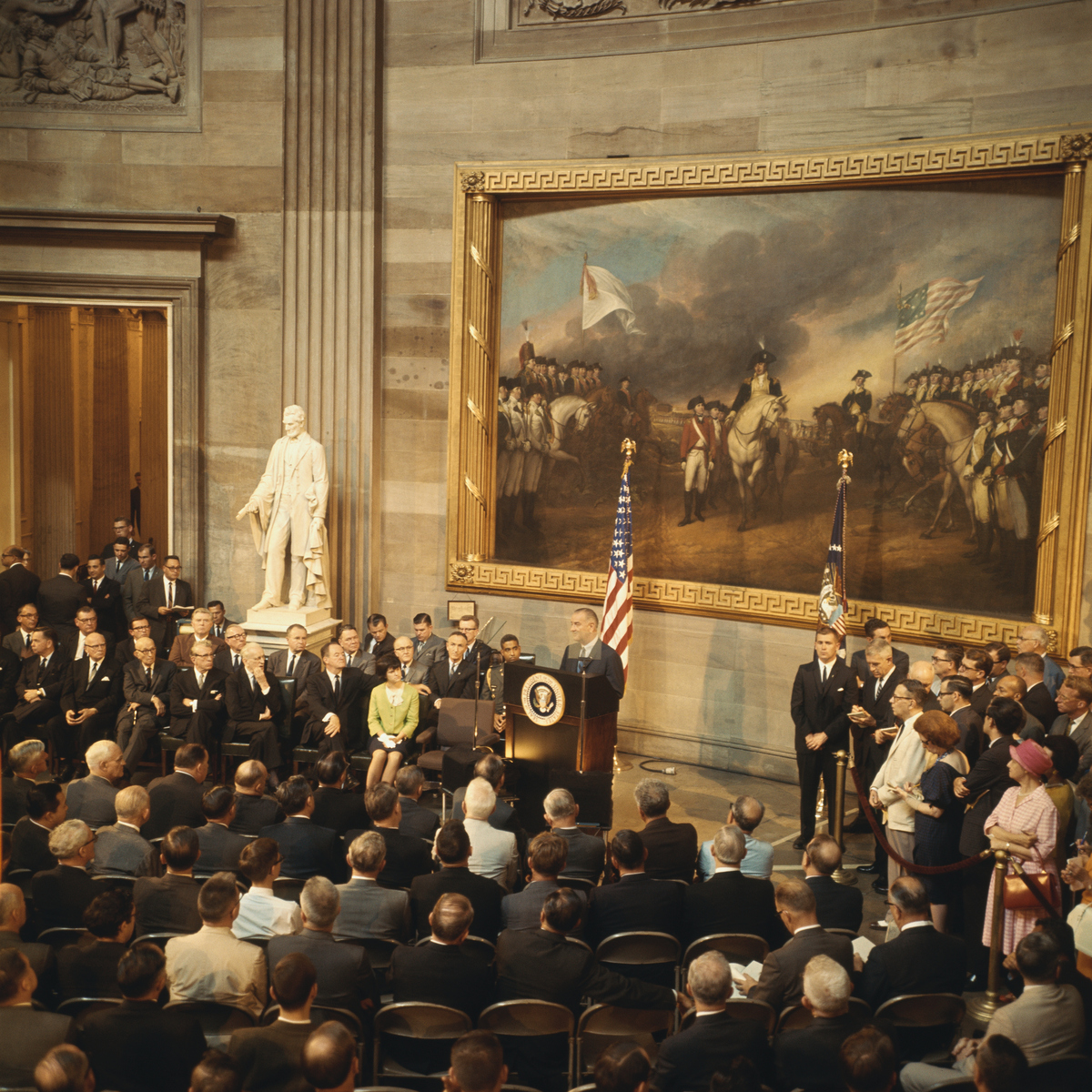 中国共产党二十大报告这个题目怎么翻译成英文