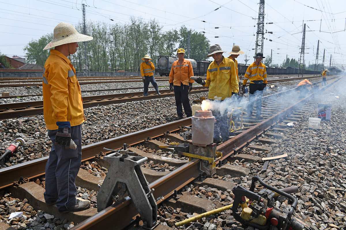 成都有铁道工程技术专业学校没呢