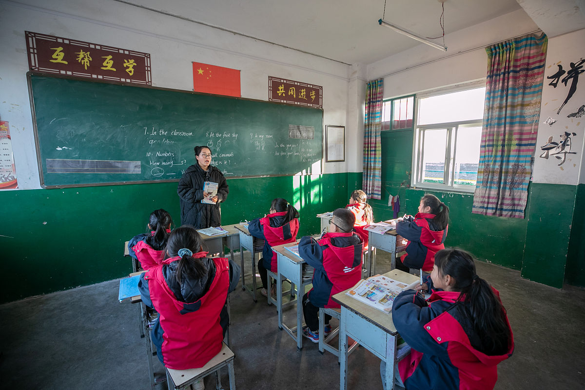 小学人教版英语教材单元结构分析 - 教学内容解析