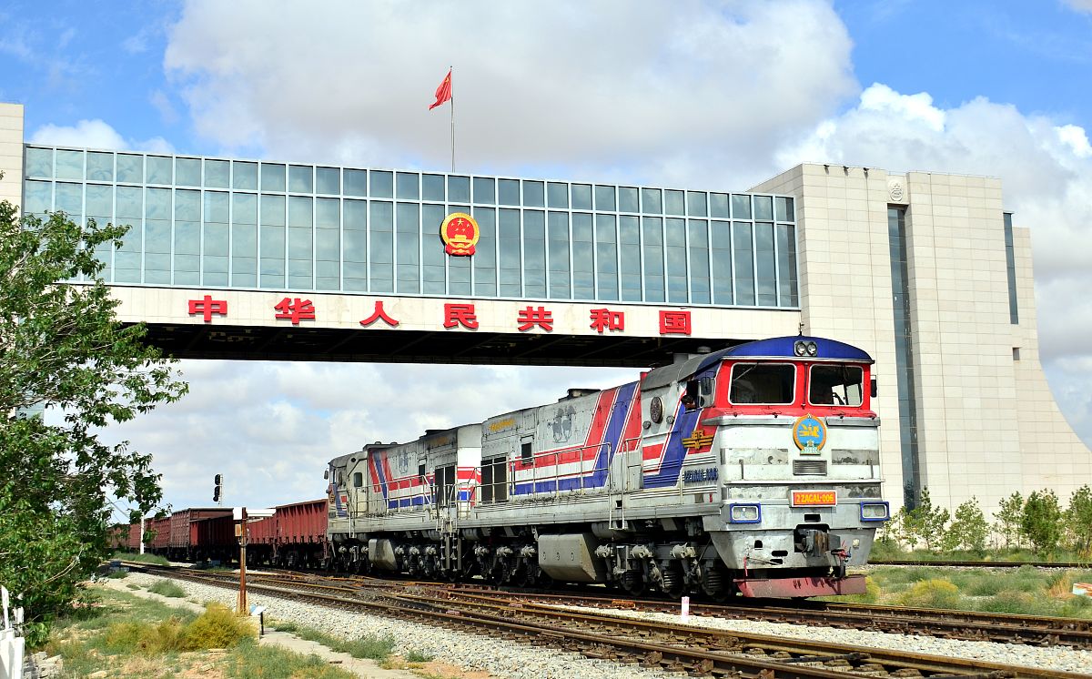 云南航空铁路学校报名要求昆明官渡区华西学校环境怎么样