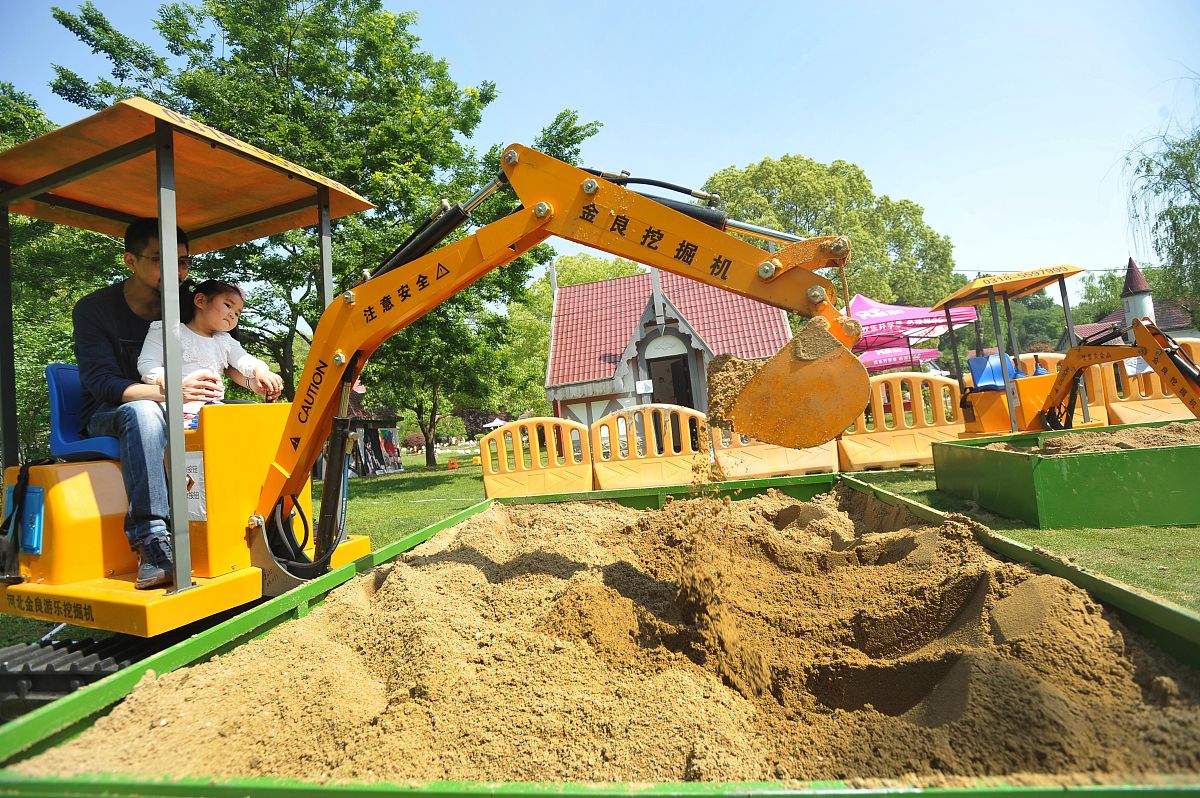 挖掘机驾驶适合那些人学习？