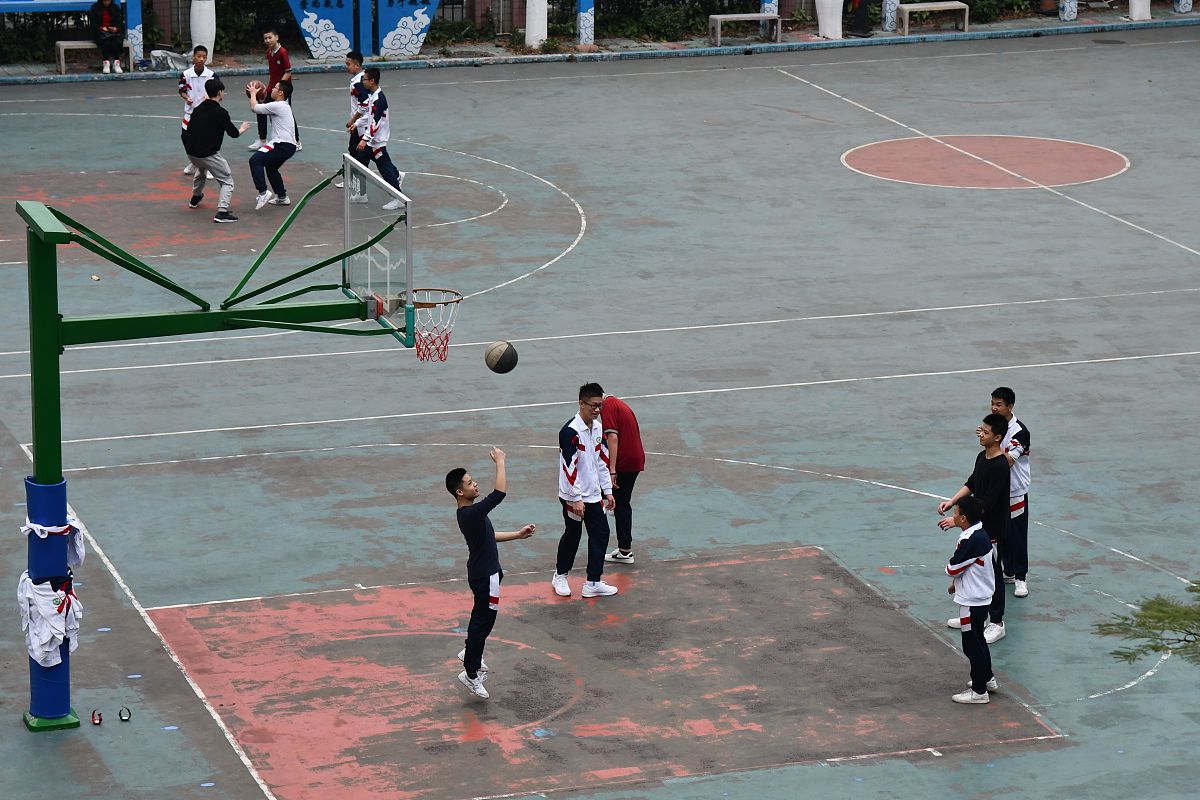 篮球：撤步投篮 的要领