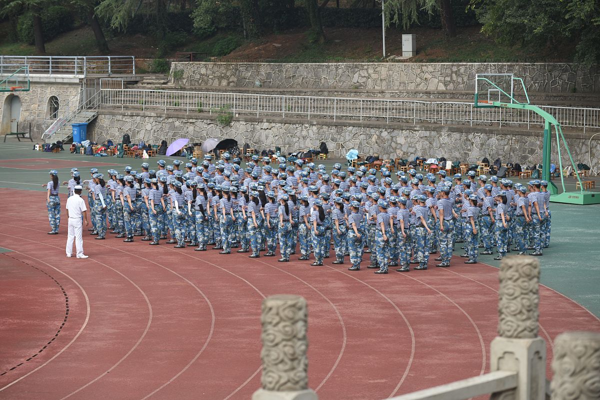 贵阳市卫校初中生如何选择合适的职业技术学校和职业方向