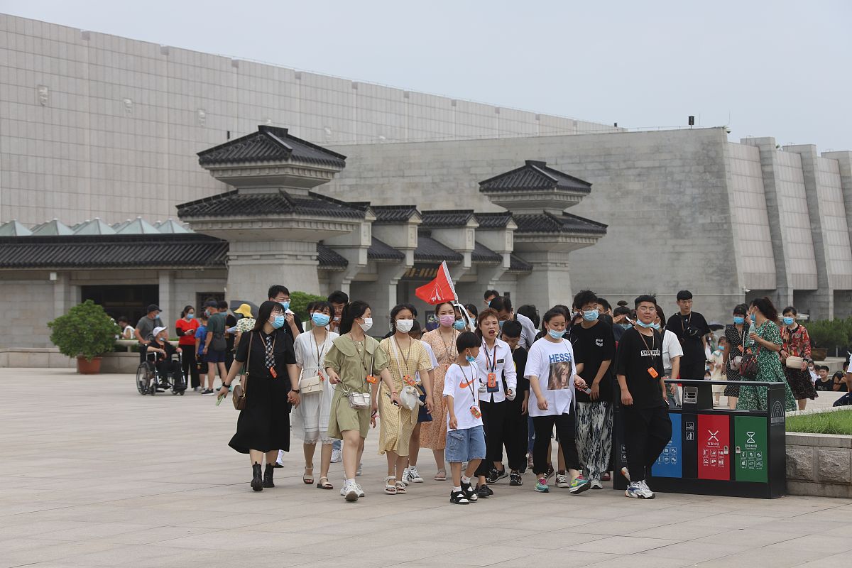 写一个杭州到西安三四天自由行深度旅游的功略