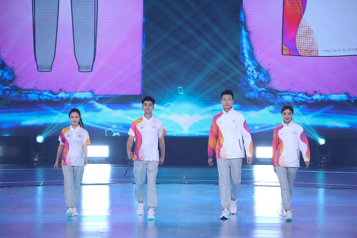 20条简短的微博评论：亚运会倒计时·杭州的路名藏着什么藏在杭州路名里的是春夏秋冬也是人间烟火；是风花雪月也是柴米油盐；是诗词歌赋也是百舸争流……亚运宣传片《杭州的路名藏着什么》发布。下一站亚运下一站未来。