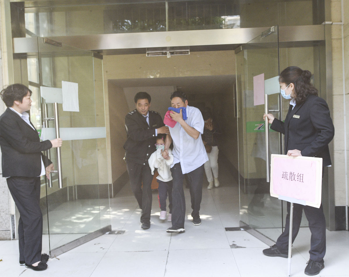 丙类多层厂房防火疏散距离计算方法及标准 - 建筑安全指南