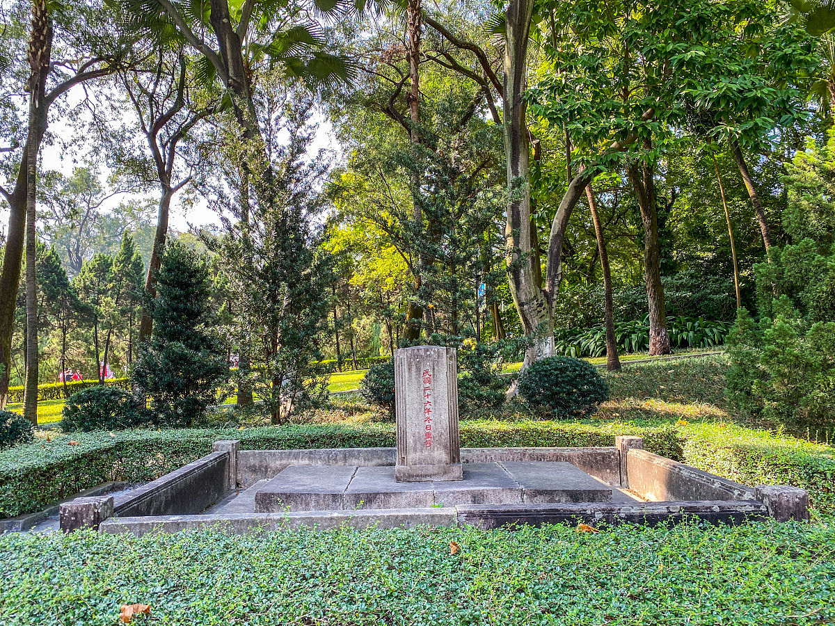 润句使用云祭寻找墓碑的位置需要用GPS进行使用位置记录周边信息查询等业务从而使我们有更好更快地寻找到墓碑的位置的主要业务。