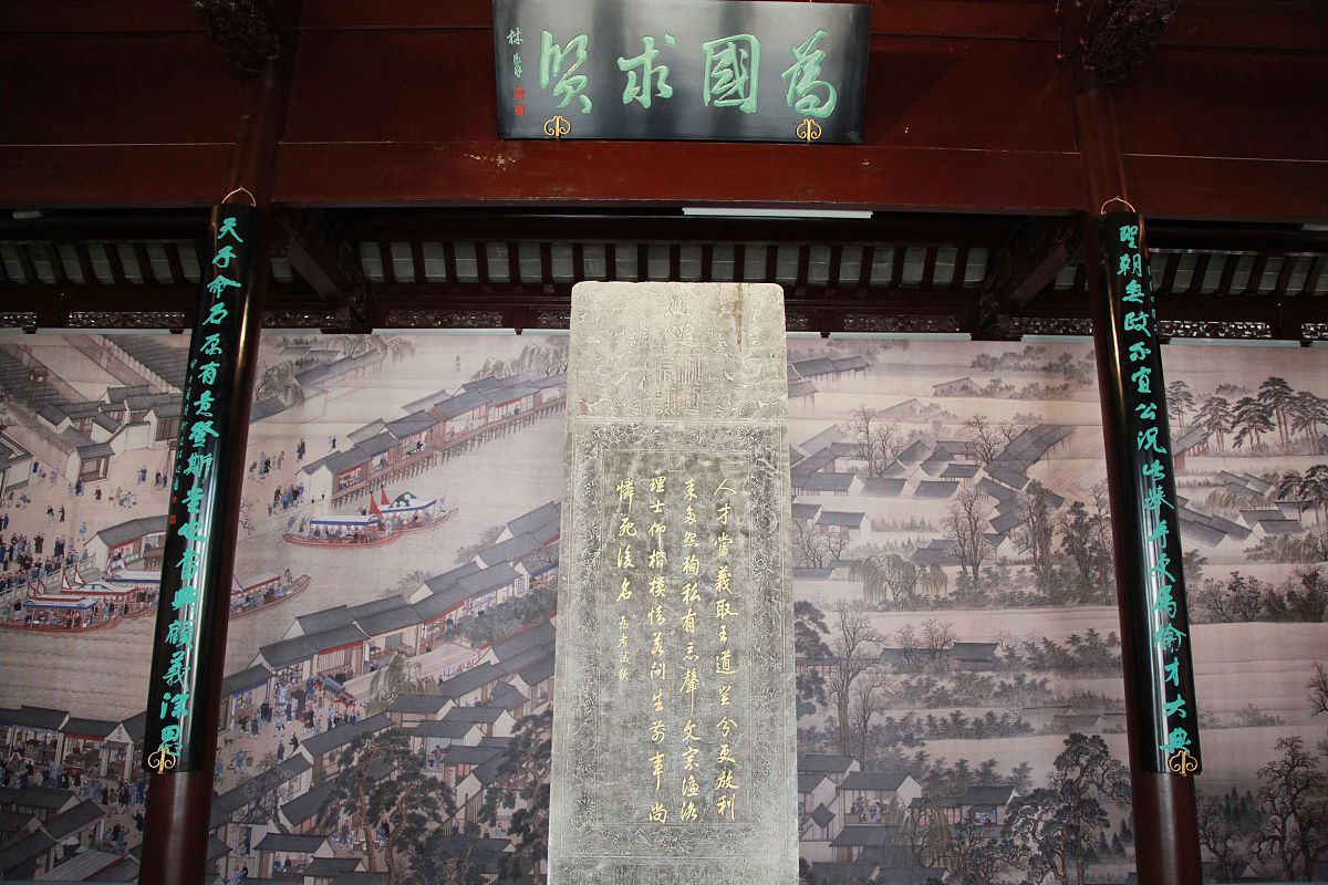 滕王阁：唐代名楼，文化瑰宝，承载历史与精神