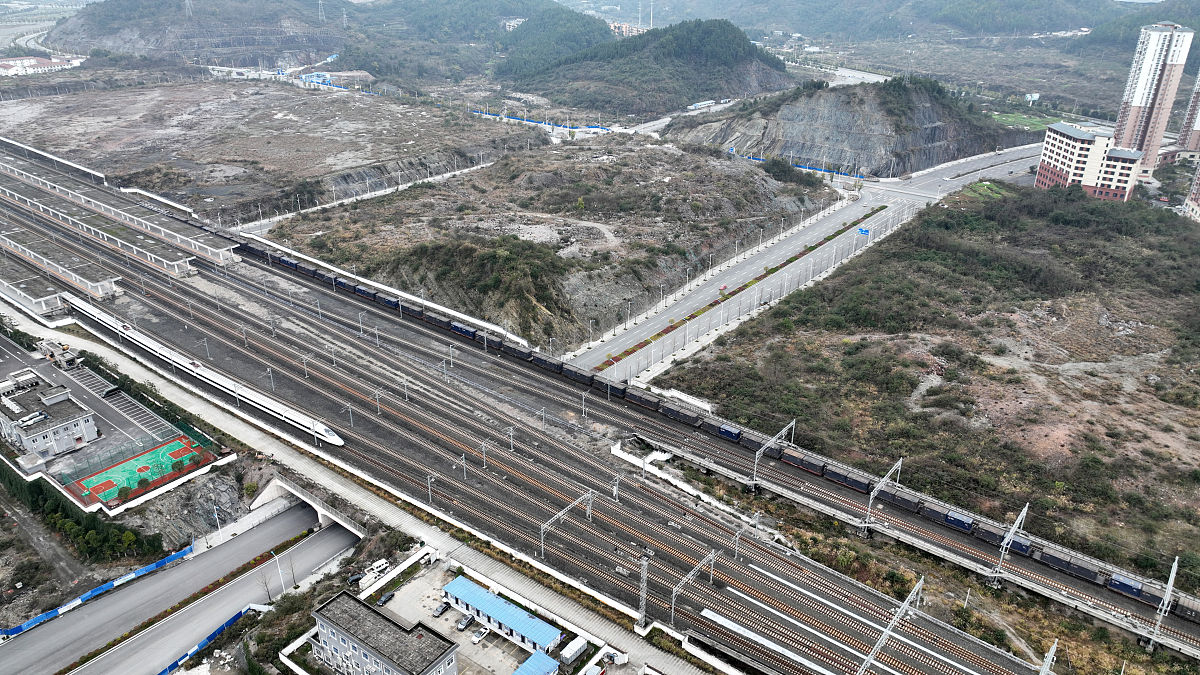 贵州城市轨道交通运营管理中专学校有哪些？